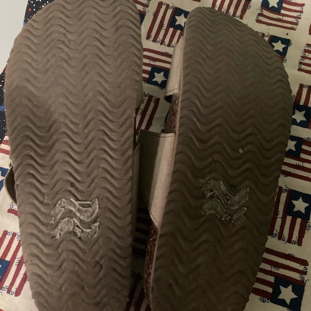 Madden Girl women’s Tan Double Strap Sandals size 7 - Picture 3 of 4